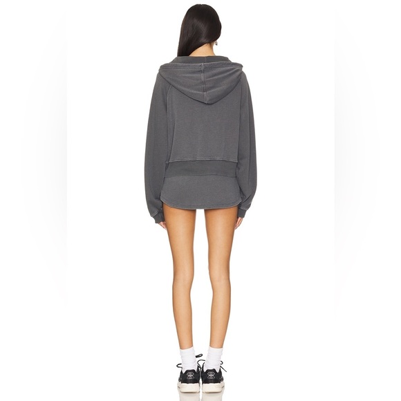 FP MOVEMENT FAST BREAK SWEATSHIRT AND SKIRT PANTS SET
Free People NWT - Picture 3 of 14